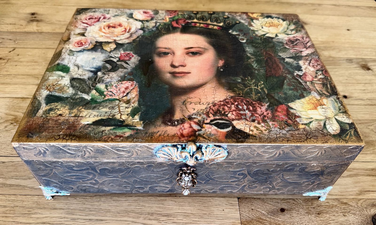 “The Queen” Keepsake Box